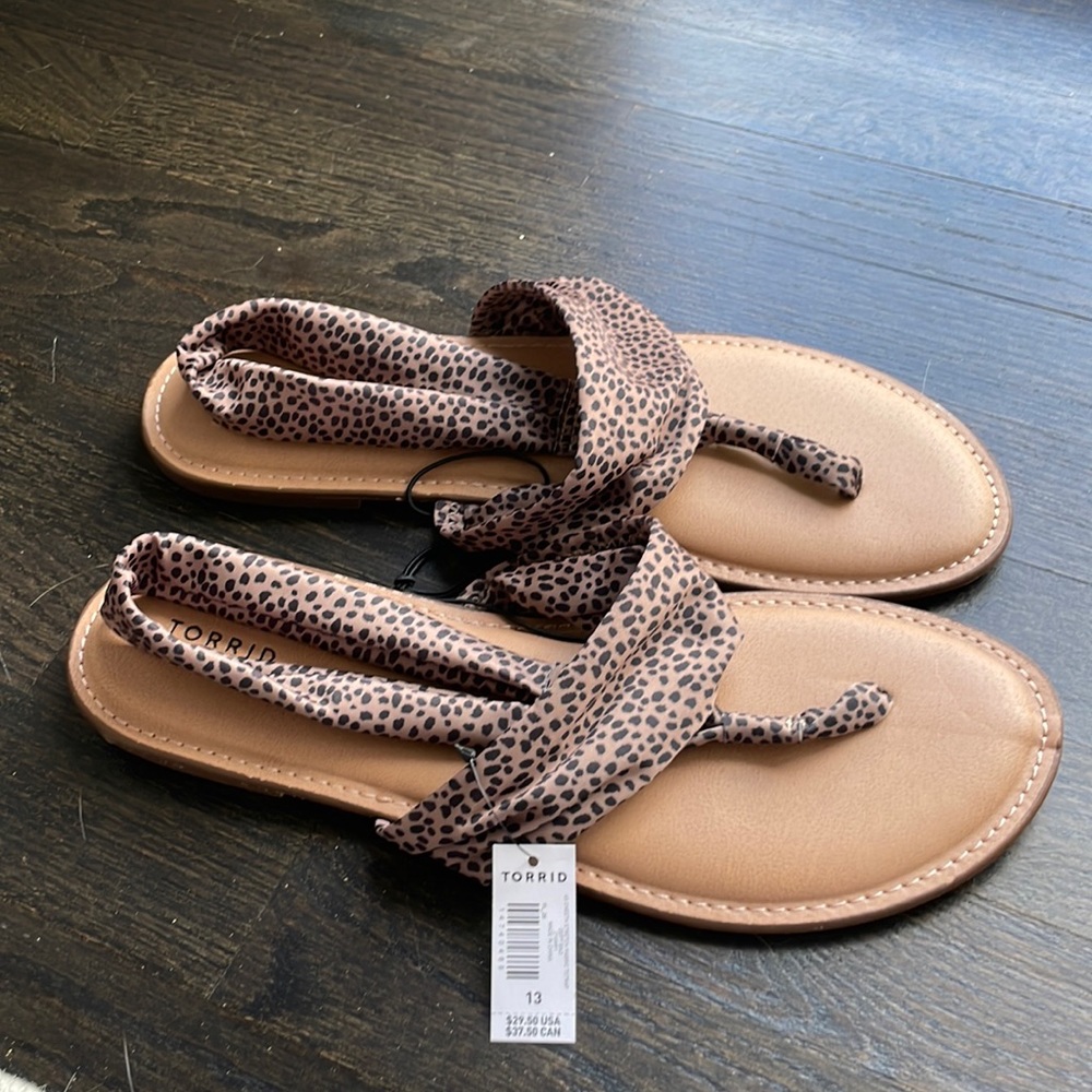 NWT Torrid T-strap fabric sandals - LAST CALL